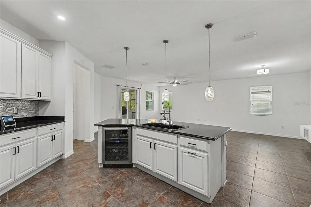 For Sale: $550,000 (4 beds, 2 baths, 1935 Square Feet)