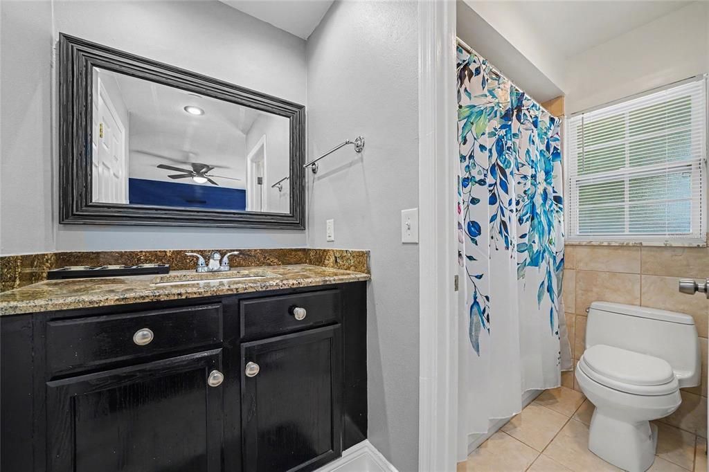 En Venta: $335,000 (3 camas, 2 baños, 1579 Pies cuadrados)
