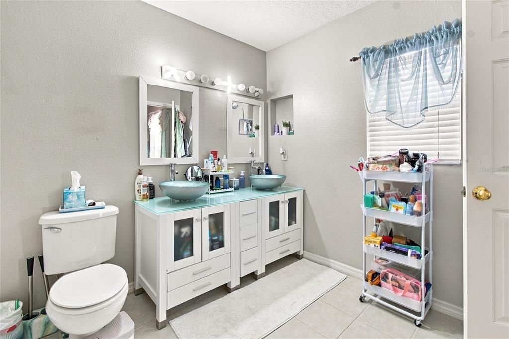 For Sale: $465,000 (4 beds, 2 baths, 2278 Square Feet)