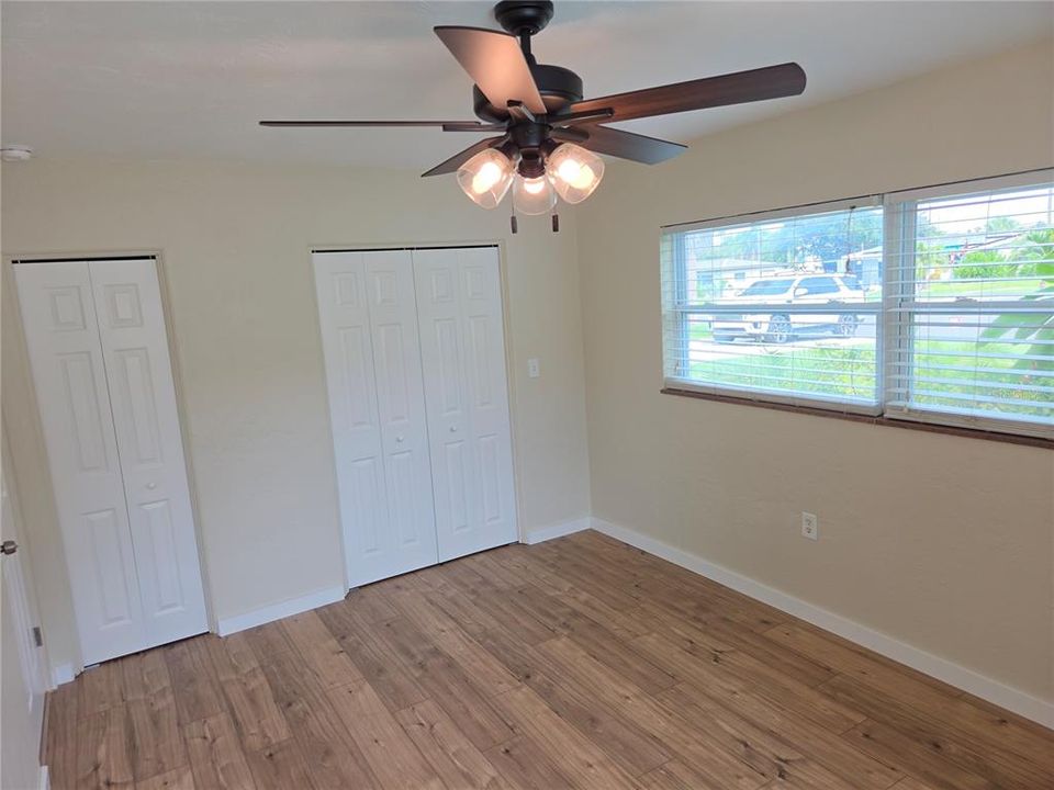 Active With Contract: $349,900 (2 beds, 1 baths, 944 Square Feet)