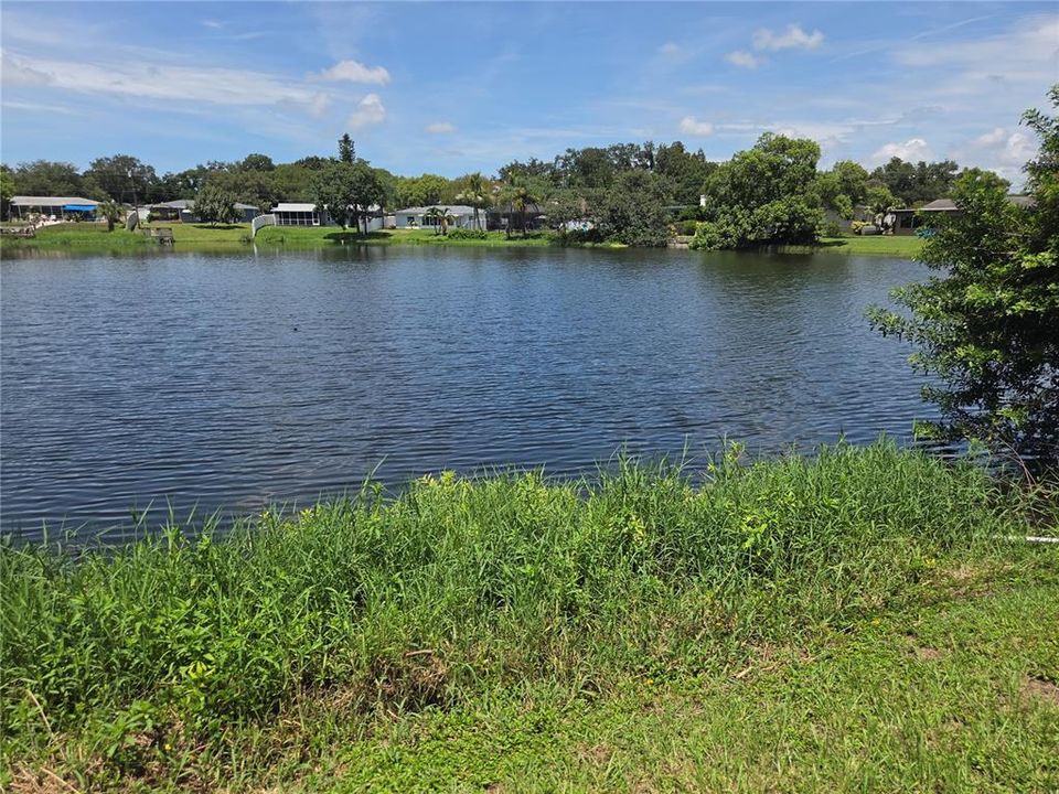 Active With Contract: $349,900 (2 beds, 1 baths, 944 Square Feet)