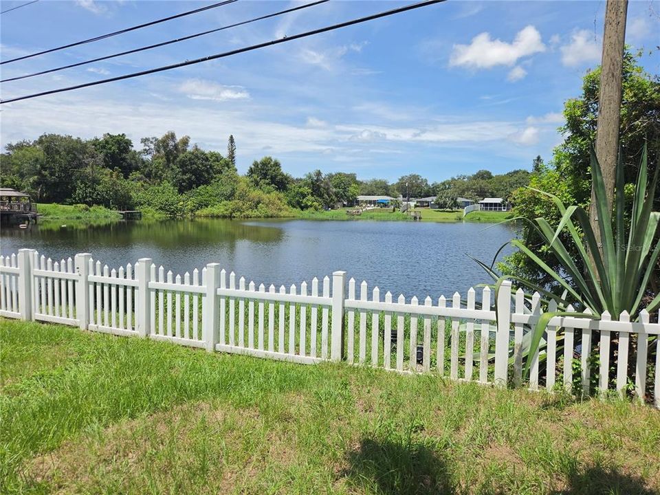 Active With Contract: $349,900 (2 beds, 1 baths, 944 Square Feet)