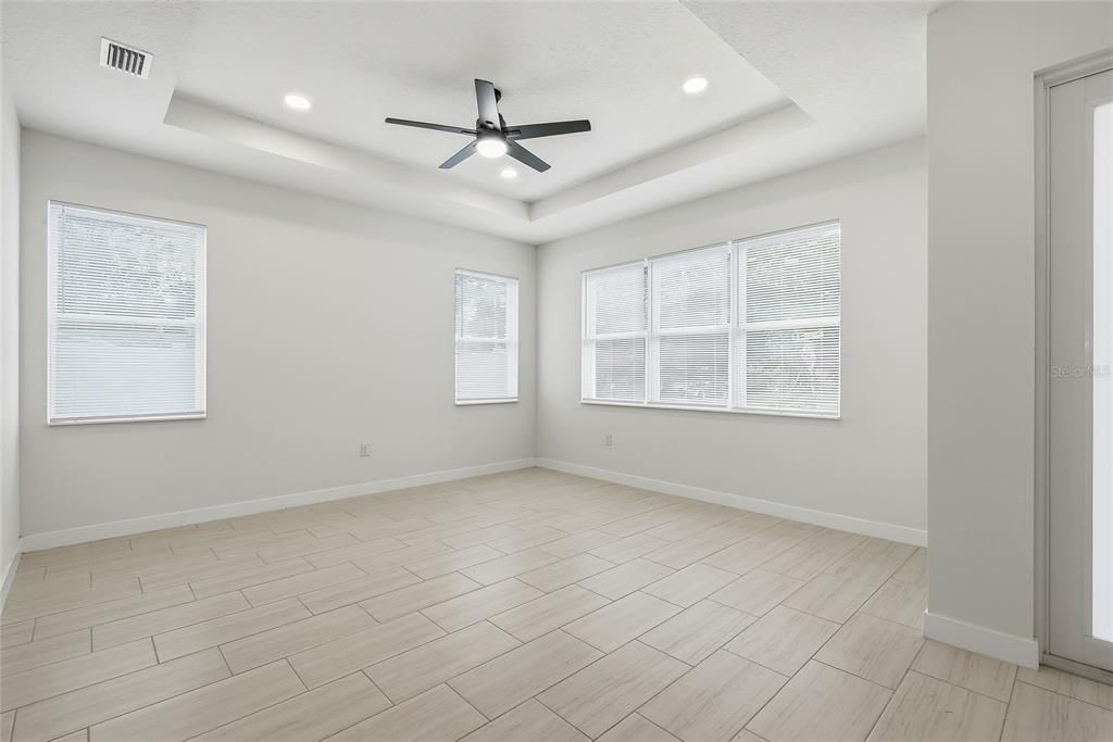 For Sale: $415,900 (3 beds, 2 baths, 1634 Square Feet)