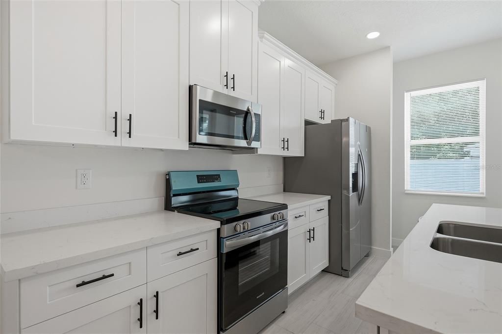 For Sale: $415,900 (3 beds, 2 baths, 1634 Square Feet)