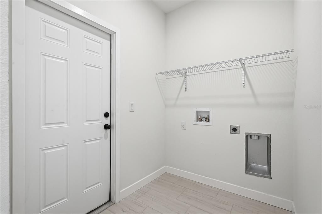 For Sale: $415,900 (3 beds, 2 baths, 1634 Square Feet)