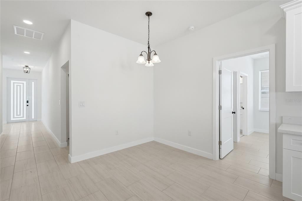 For Sale: $415,900 (3 beds, 2 baths, 1634 Square Feet)