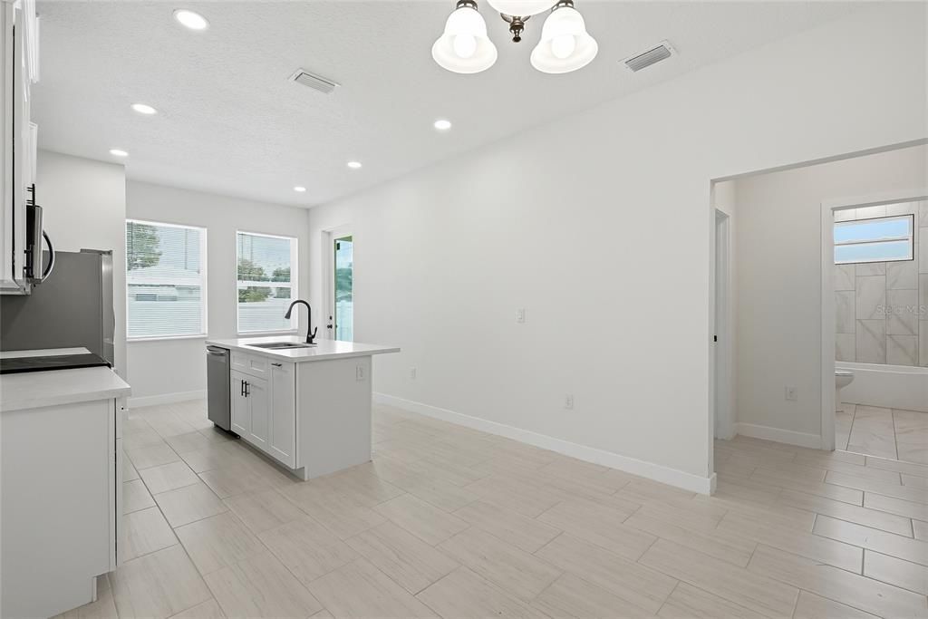 For Sale: $415,900 (3 beds, 2 baths, 1634 Square Feet)
