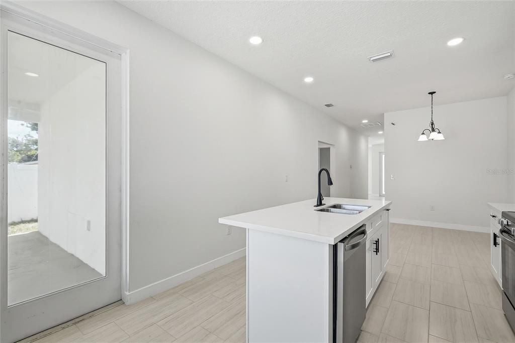 For Sale: $415,900 (3 beds, 2 baths, 1634 Square Feet)