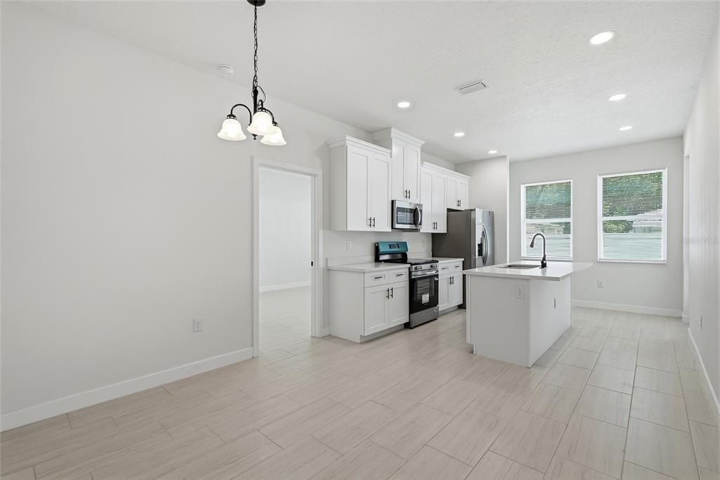 For Sale: $415,900 (3 beds, 2 baths, 1634 Square Feet)