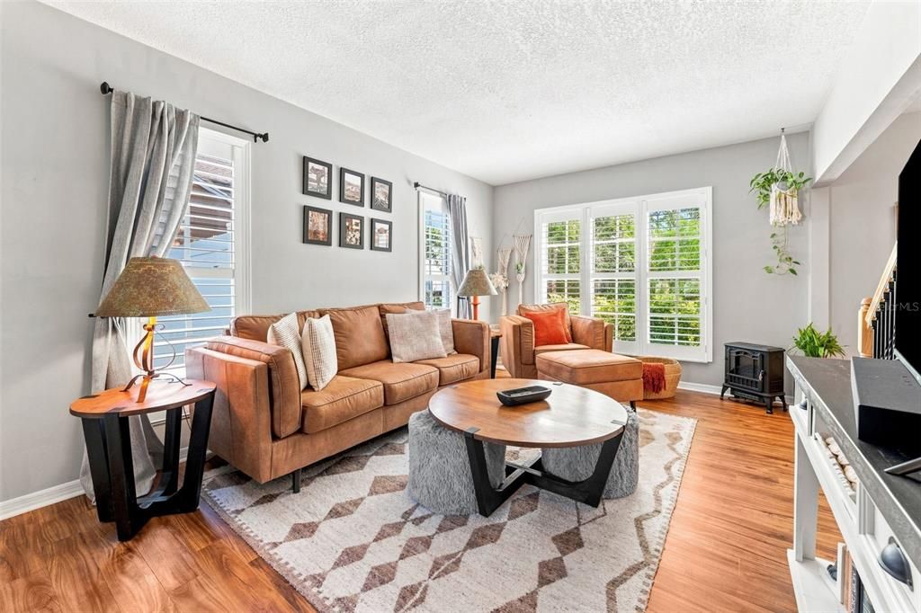 For Sale: $699,900 (4 beds, 2 baths, 2452 Square Feet)
