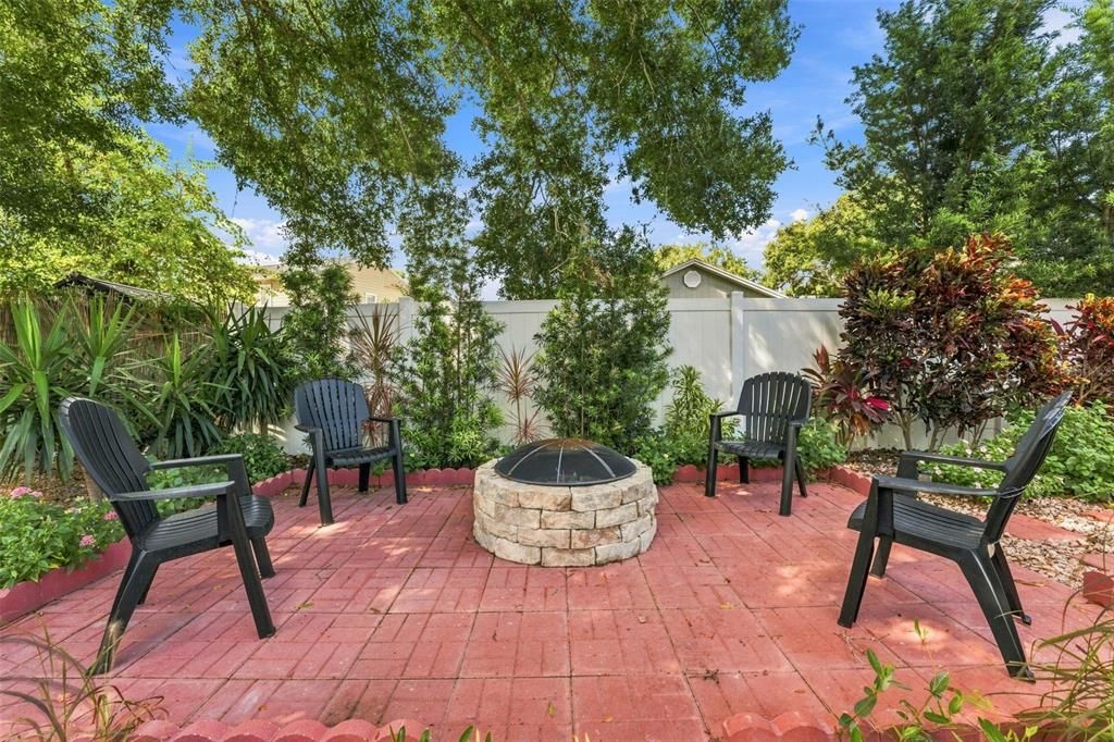 For Sale: $699,900 (4 beds, 2 baths, 2452 Square Feet)