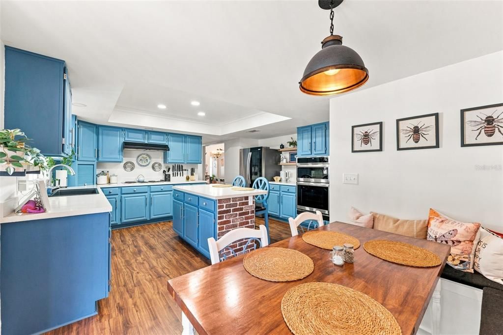 For Sale: $699,900 (4 beds, 2 baths, 2452 Square Feet)