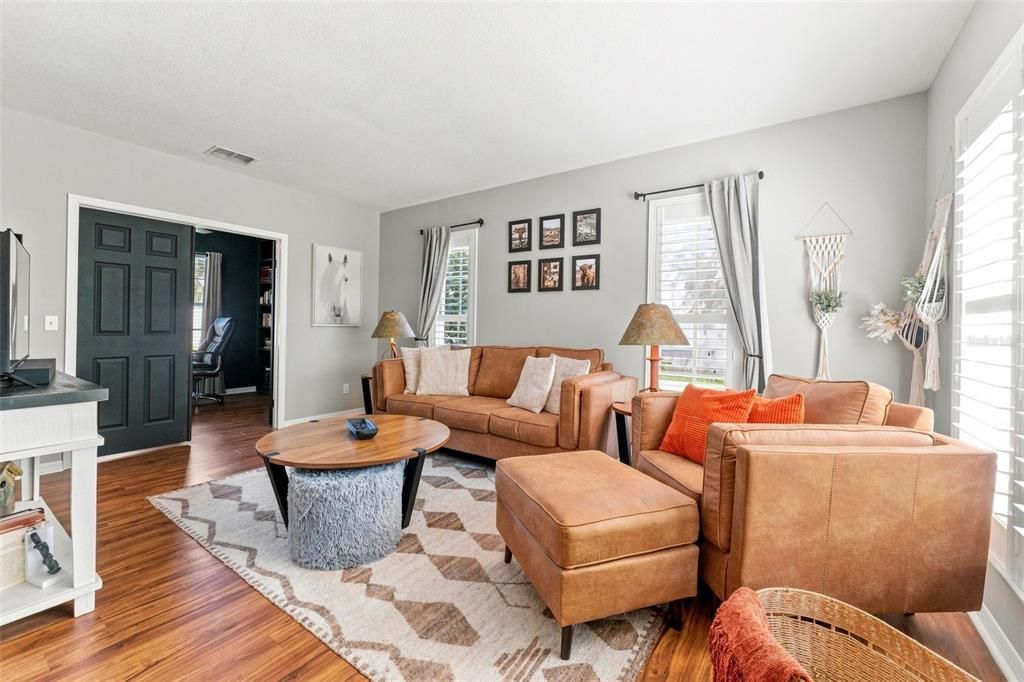 For Sale: $699,900 (4 beds, 2 baths, 2452 Square Feet)