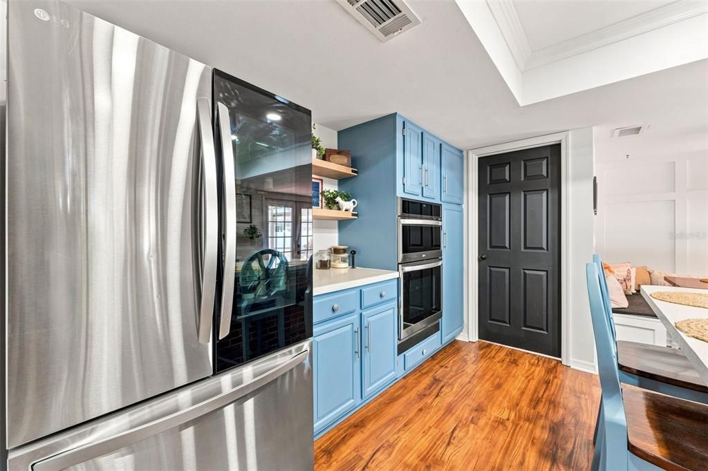 For Sale: $699,900 (4 beds, 2 baths, 2452 Square Feet)