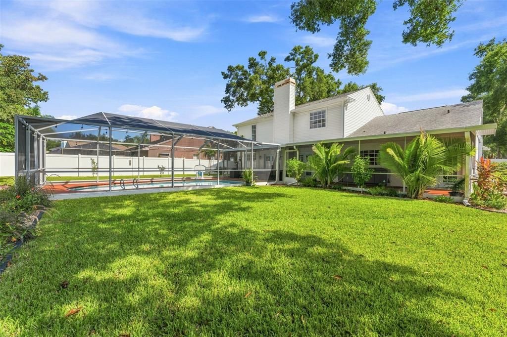 For Sale: $699,900 (4 beds, 2 baths, 2452 Square Feet)