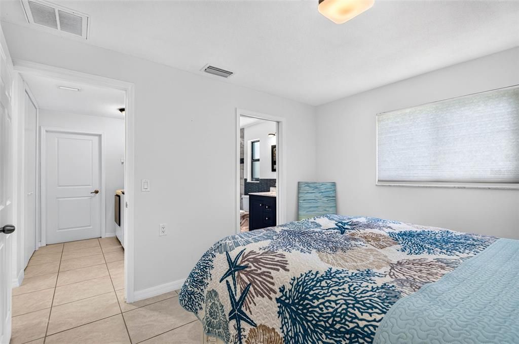 For Sale: $695,000 (2 beds, 2 baths, 1360 Square Feet)