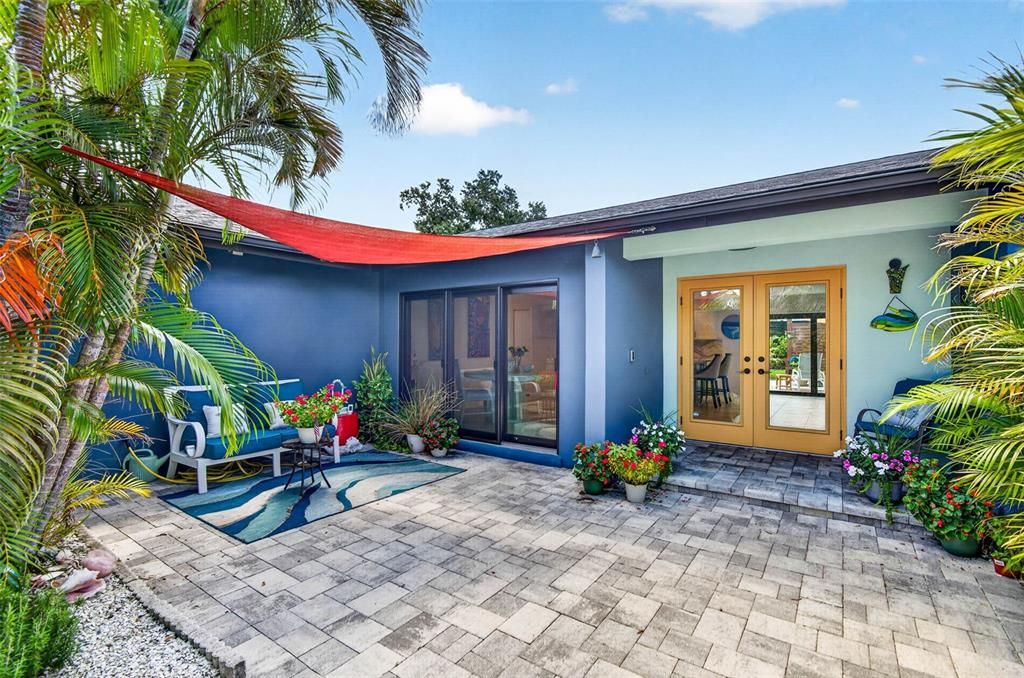 For Sale: $695,000 (2 beds, 2 baths, 1360 Square Feet)