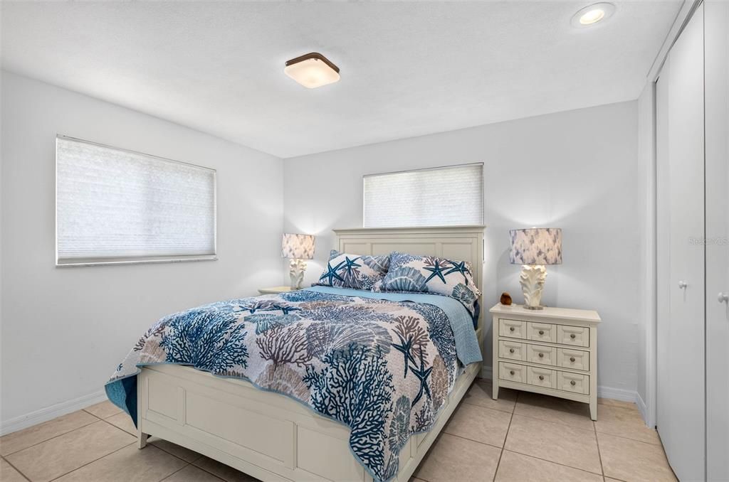 For Sale: $695,000 (2 beds, 2 baths, 1360 Square Feet)