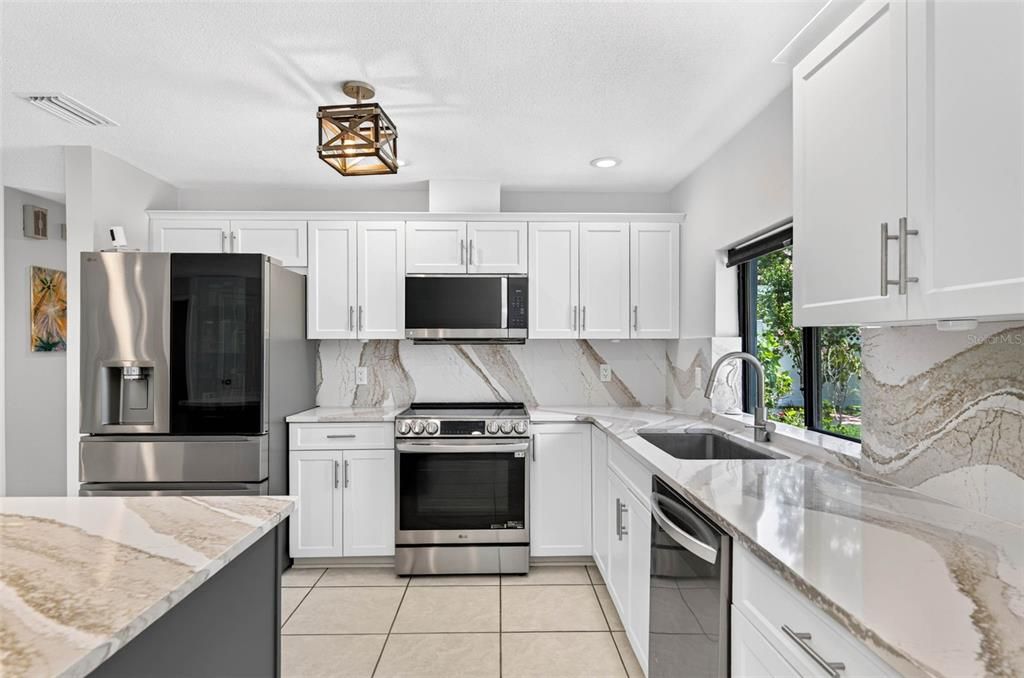 For Sale: $695,000 (2 beds, 2 baths, 1360 Square Feet)
