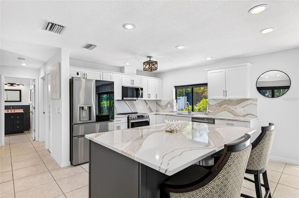 For Sale: $695,000 (2 beds, 2 baths, 1360 Square Feet)