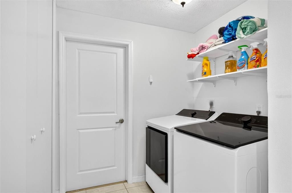 For Sale: $695,000 (2 beds, 2 baths, 1360 Square Feet)
