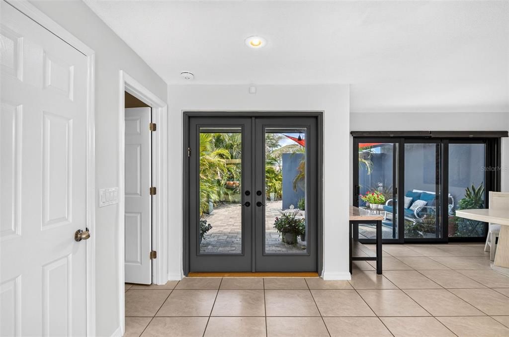 For Sale: $695,000 (2 beds, 2 baths, 1360 Square Feet)