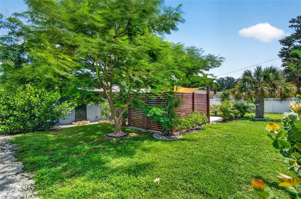 For Sale: $695,000 (2 beds, 2 baths, 1360 Square Feet)