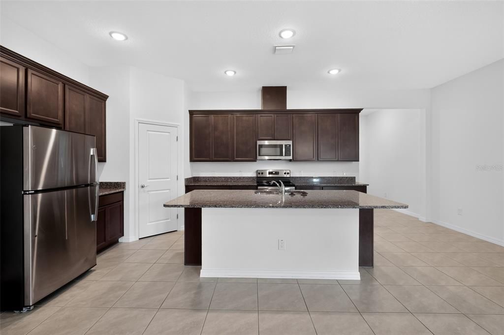 For Sale: $349,900 (3 beds, 2 baths, 1530 Square Feet)