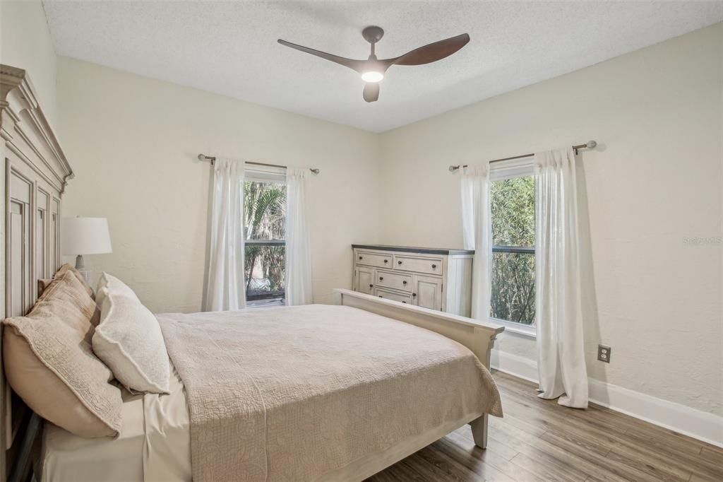 For Rent: $2,650 (2 beds, 1 baths, 1197 Square Feet)
