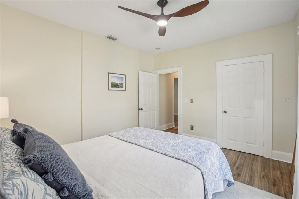 For Rent: $2,650 (2 beds, 1 baths, 1197 Square Feet)