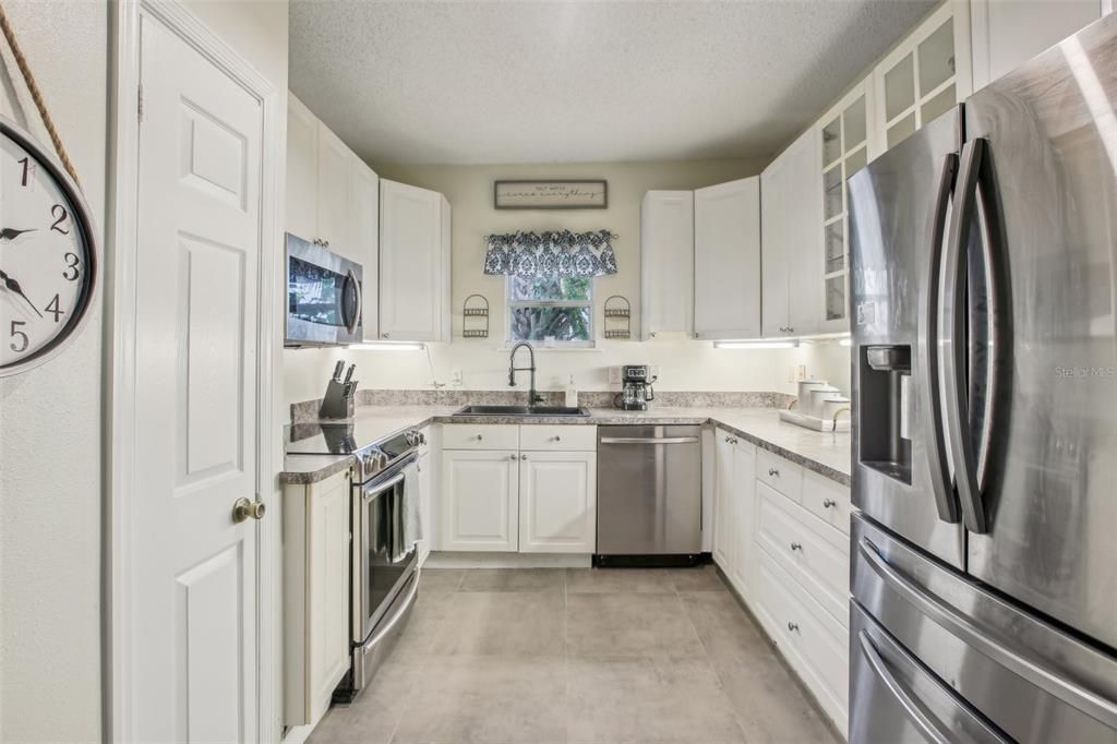 For Rent: $2,650 (2 beds, 1 baths, 1197 Square Feet)
