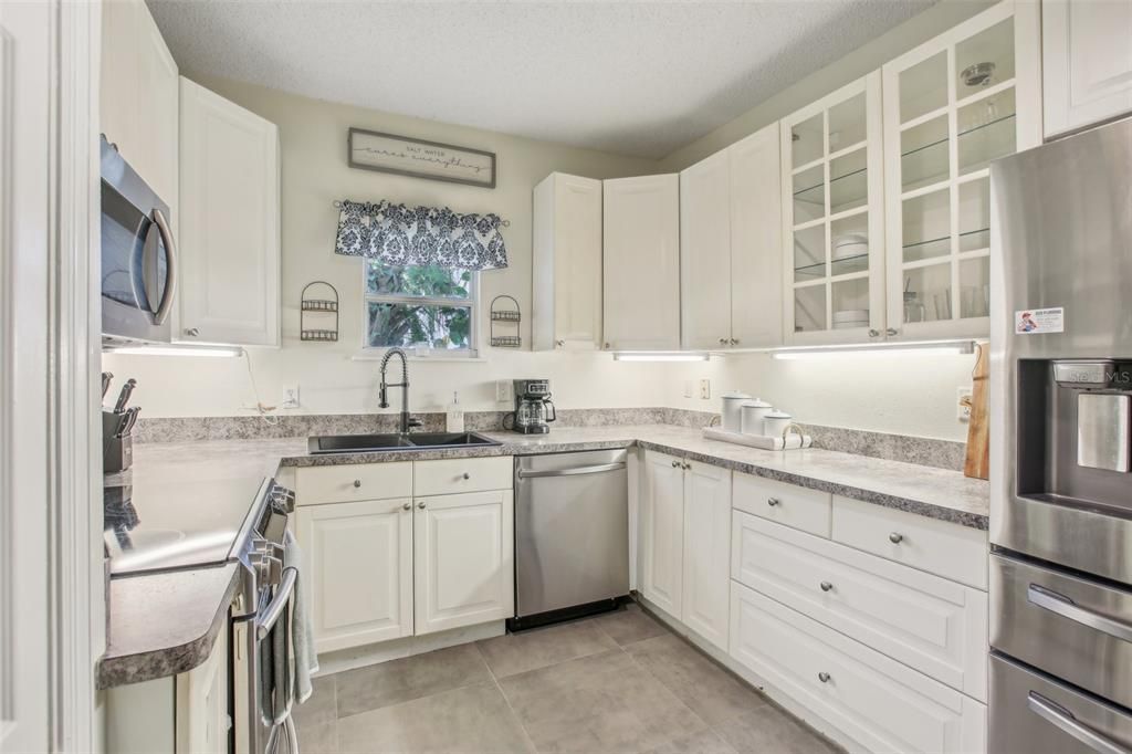 For Rent: $2,650 (2 beds, 1 baths, 1197 Square Feet)