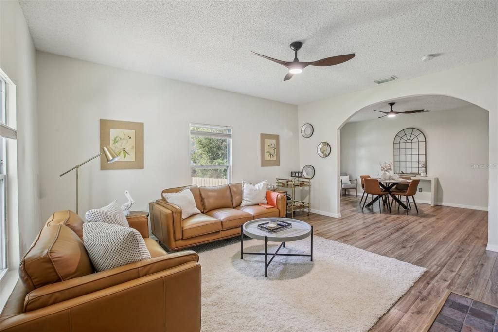 For Rent: $2,650 (2 beds, 1 baths, 1197 Square Feet)