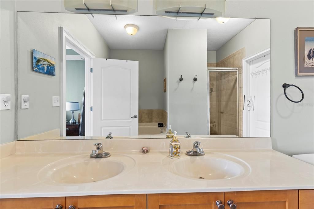 For Sale: $430,000 (4 beds, 3 baths, 2968 Square Feet)