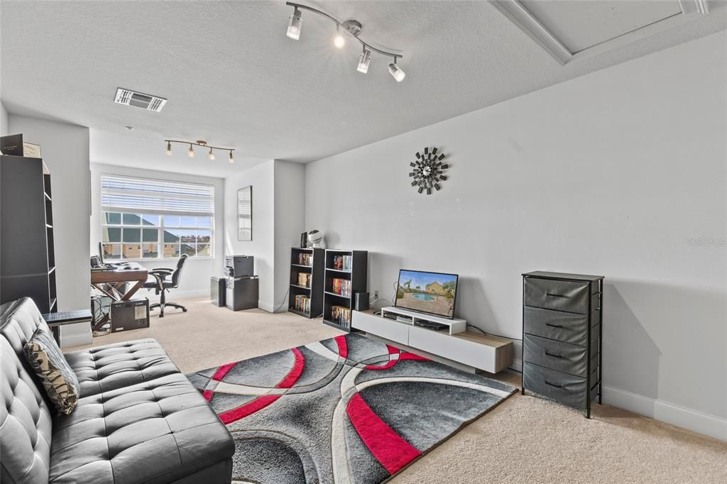 For Sale: $430,000 (4 beds, 3 baths, 2968 Square Feet)