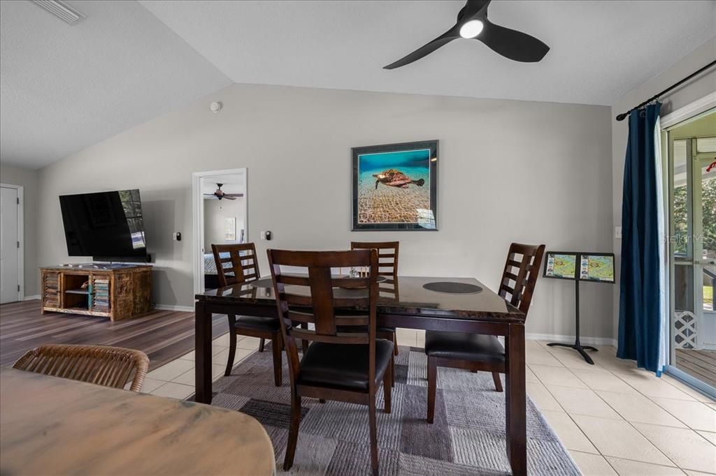 En Venta: $749,000 (2 camas, 2 baños, 1214 Pies cuadrados)