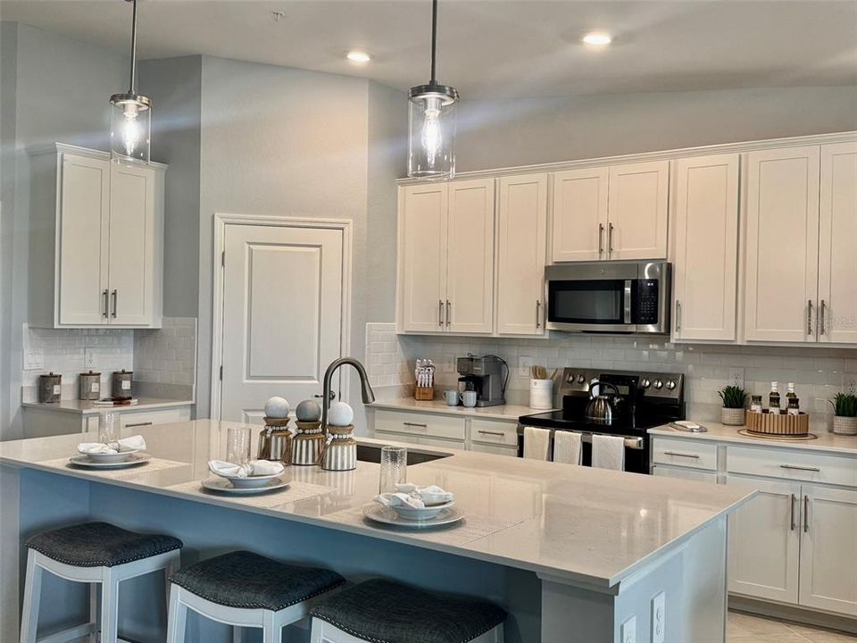For Rent: $4,000 (2 beds, 2 baths, 1366 Square Feet)