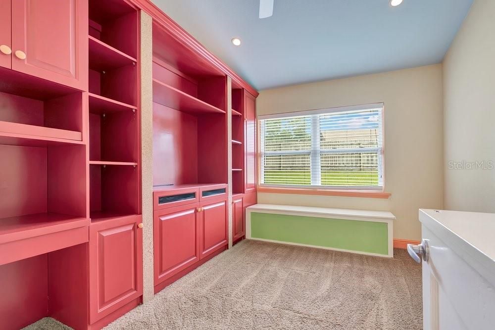 En Venta: $560,000 (3 camas, 2 baños, 1723 Pies cuadrados)