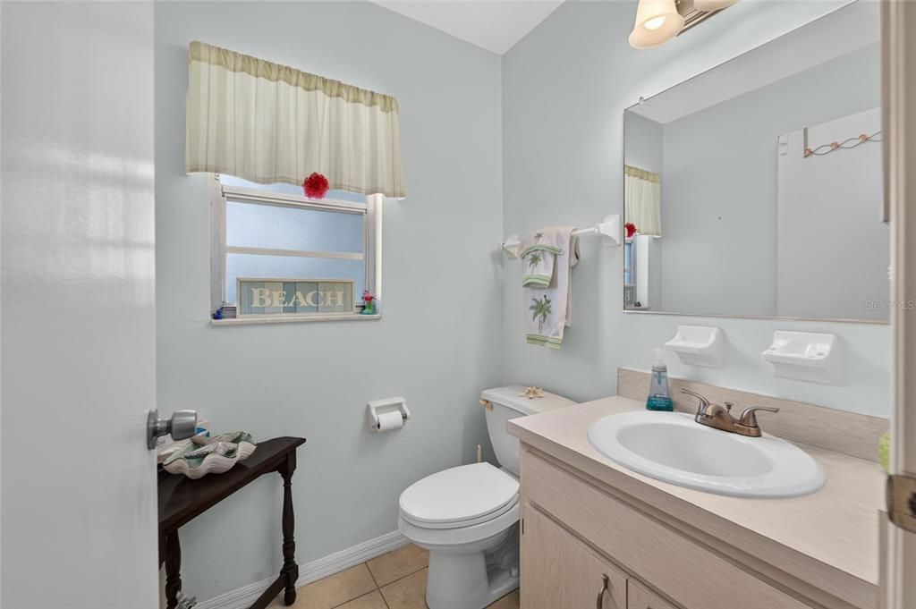 For Sale: $119,900 (1 beds, 1 baths, 992 Square Feet)