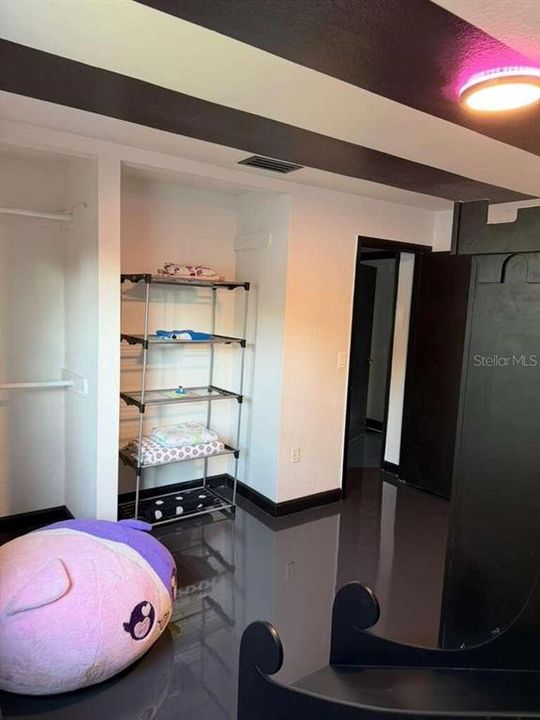 For Sale: $374,500 (3 beds, 1 baths, 1081 Square Feet)