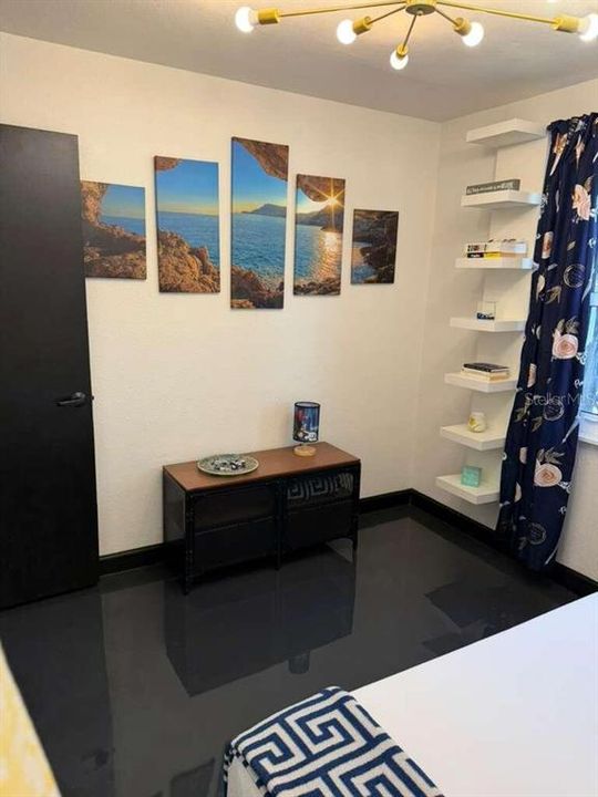 For Sale: $374,500 (3 beds, 1 baths, 1081 Square Feet)