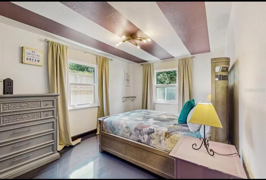 For Sale: $374,500 (3 beds, 1 baths, 1081 Square Feet)