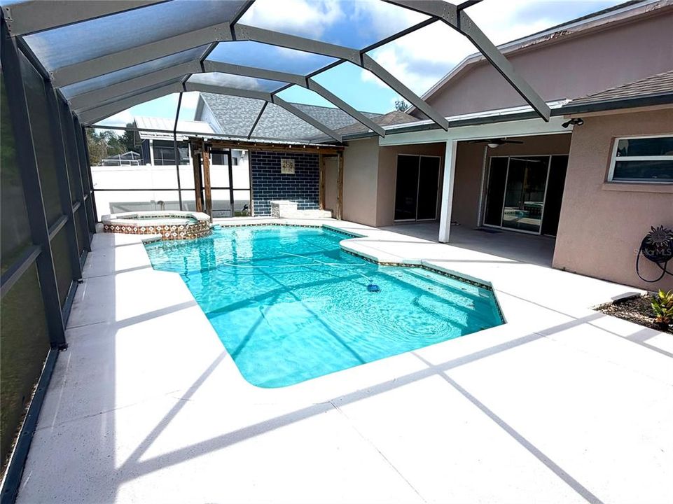For Rent: $2,800 (3 beds, 2 baths, 2208 Square Feet)