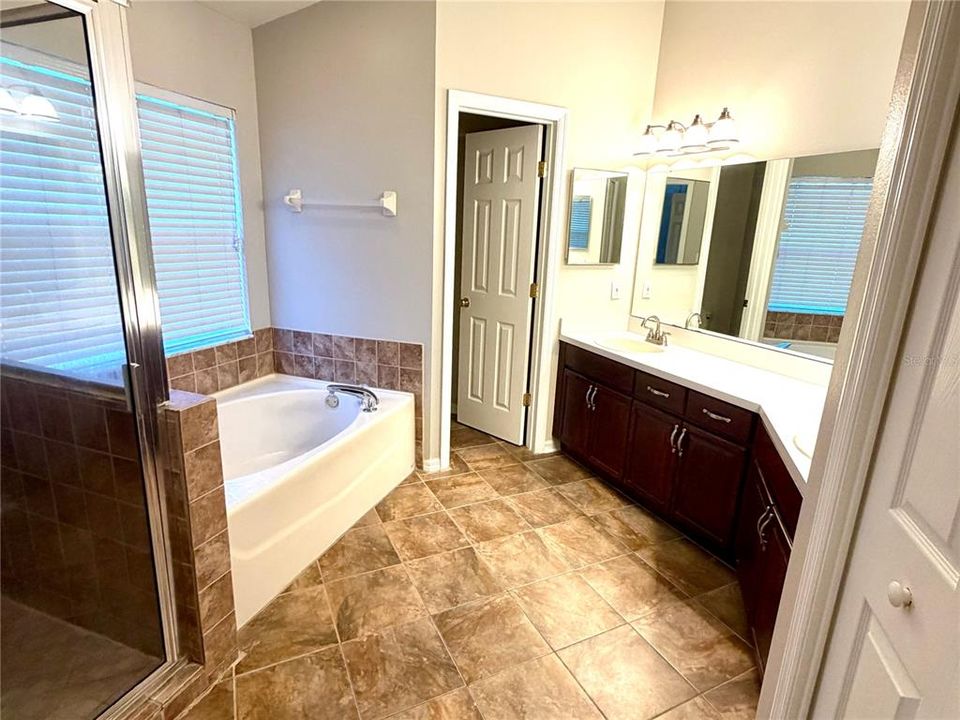 For Rent: $2,800 (3 beds, 2 baths, 2208 Square Feet)