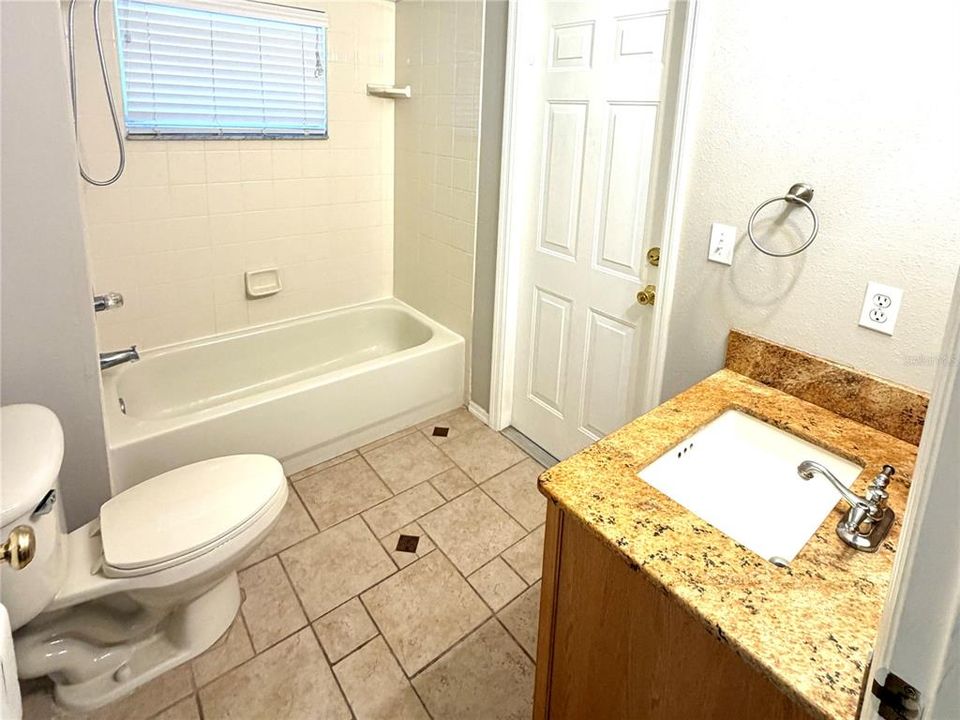 For Rent: $2,800 (3 beds, 2 baths, 2208 Square Feet)