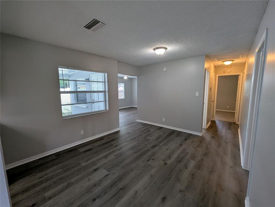 For Sale: $299,900 (3 beds, 2 baths, 1344 Square Feet)
