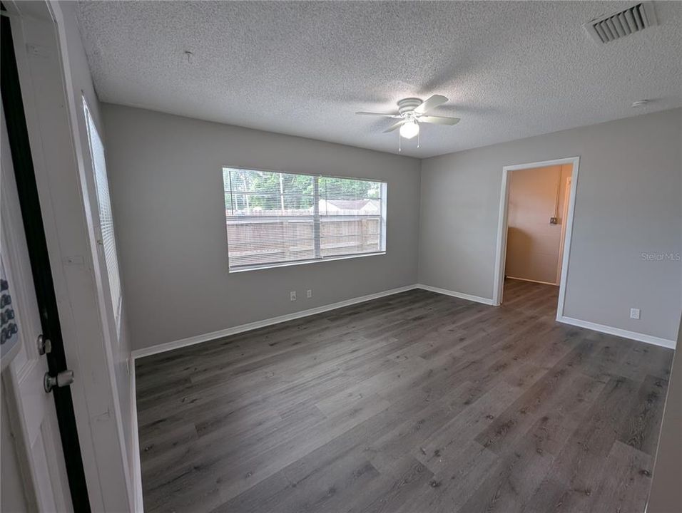For Sale: $299,900 (3 beds, 2 baths, 1344 Square Feet)