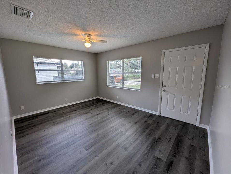 For Sale: $299,900 (3 beds, 2 baths, 1344 Square Feet)