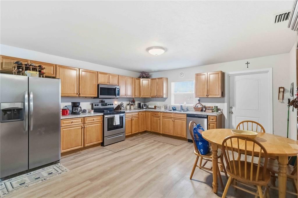 En Venta: $549,000 (6 camas, 0 baños, 2280 Pies cuadrados)