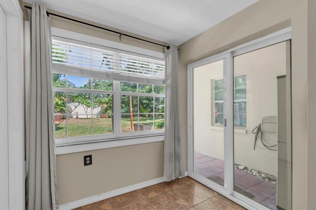 En Venta: $445,900 (4 camas, 2 baños, 1829 Pies cuadrados)